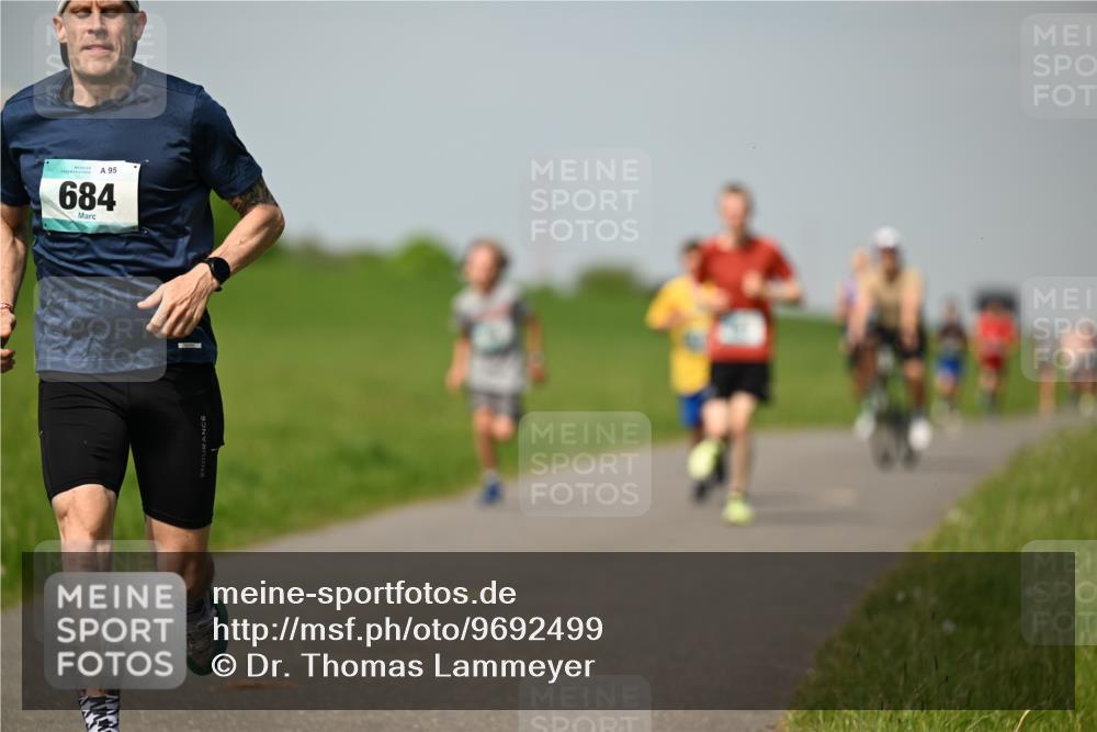 10.05.2026 - 8. Wedeler Halbmarathon Dr. Thomas Lammeyer http://msf.ph/oto/9692499 10.05.2026 11:15:53 Laufen 684 meine-sportfotos.de