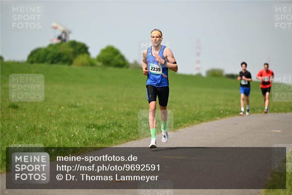 10.05.2026 - 8. Wedeler Halbmarathon Dr. Thomas Lammeyer http://msf.ph/oto/9692591 10.05.2026 11:16:02 Laufen 2235 meine-sportfotos.de