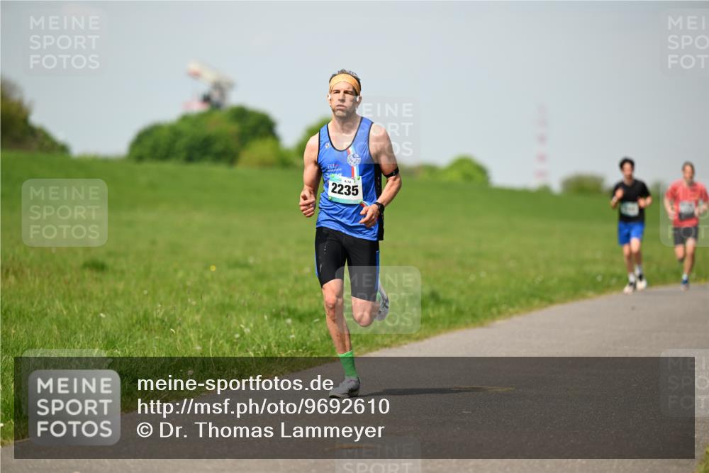 10.05.2026 - 8. Wedeler Halbmarathon Dr. Thomas Lammeyer http://msf.ph/oto/9692610 10.05.2026 11:16:03 Laufen 2235 meine-sportfotos.de