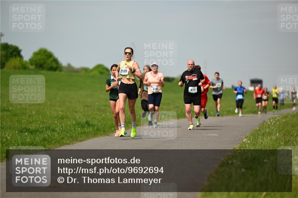 10.05.2026 - 8. Wedeler Halbmarathon Dr. Thomas Lammeyer http://msf.ph/oto/9692694 10.05.2026 11:16:17 Laufen 2125, 838, 477 meine-sportfotos.de