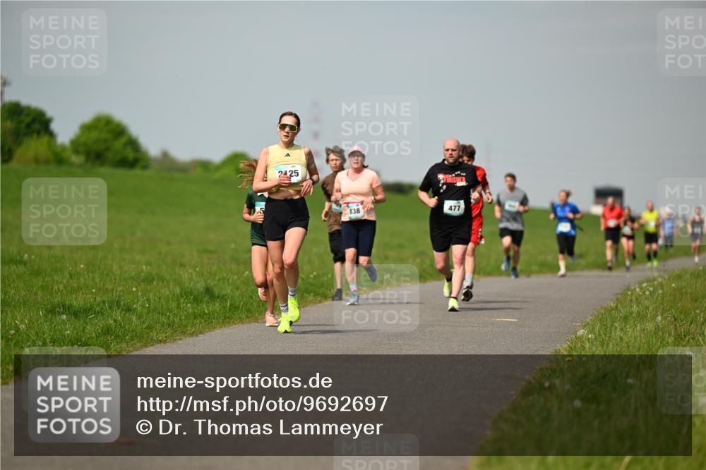 10.05.2026 - 8. Wedeler Halbmarathon Dr. Thomas Lammeyer http://msf.ph/oto/9692697 10.05.2026 11:16:18 Laufen 2125, 838, 477 meine-sportfotos.de