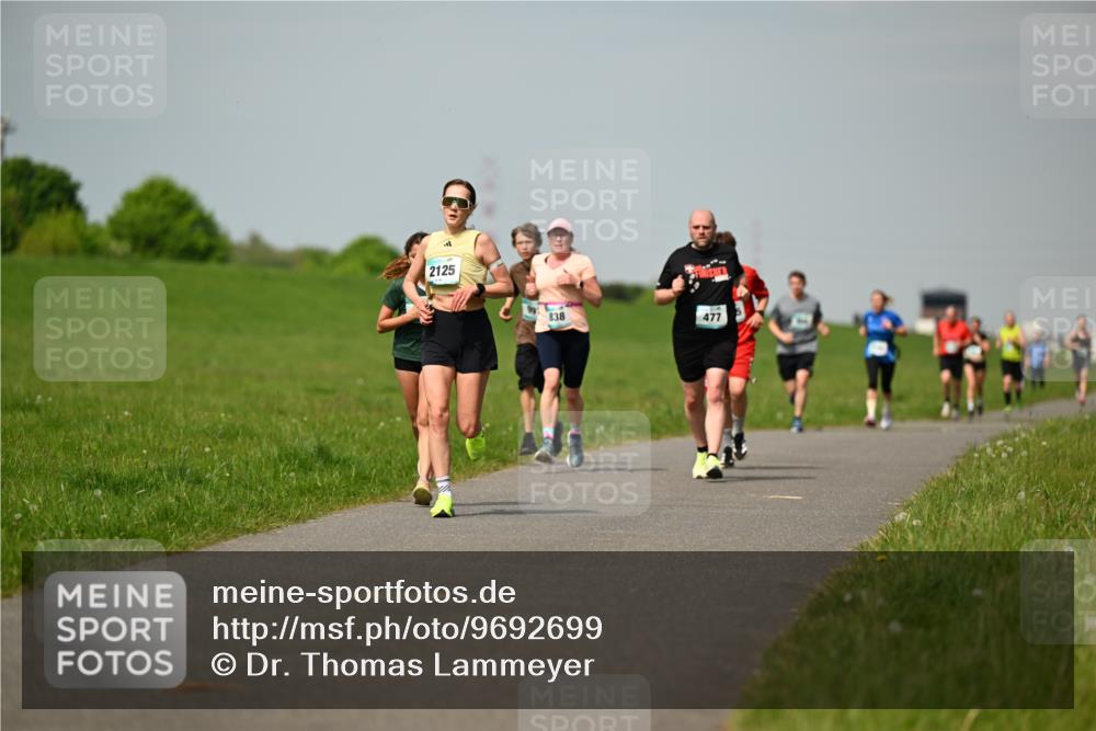 10.05.2026 - 8. Wedeler Halbmarathon Dr. Thomas Lammeyer http://msf.ph/oto/9692699 10.05.2026 11:16:17 Laufen 2125, 838, 477 meine-sportfotos.de