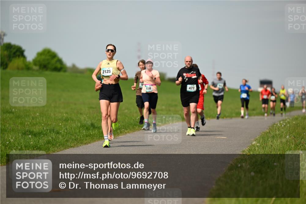 10.05.2026 - 8. Wedeler Halbmarathon Dr. Thomas Lammeyer http://msf.ph/oto/9692708 10.05.2026 11:16:18 Laufen 2125, 838, 477 meine-sportfotos.de