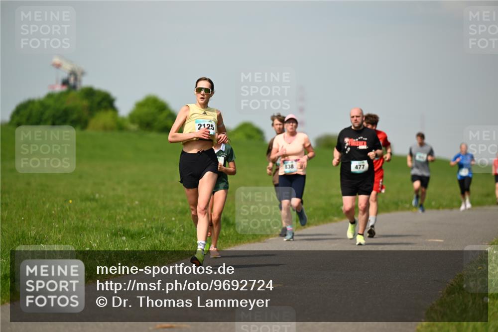 10.05.2026 - 8. Wedeler Halbmarathon Dr. Thomas Lammeyer http://msf.ph/oto/9692724 10.05.2026 11:16:19 Laufen 2125, 838 meine-sportfotos.de
