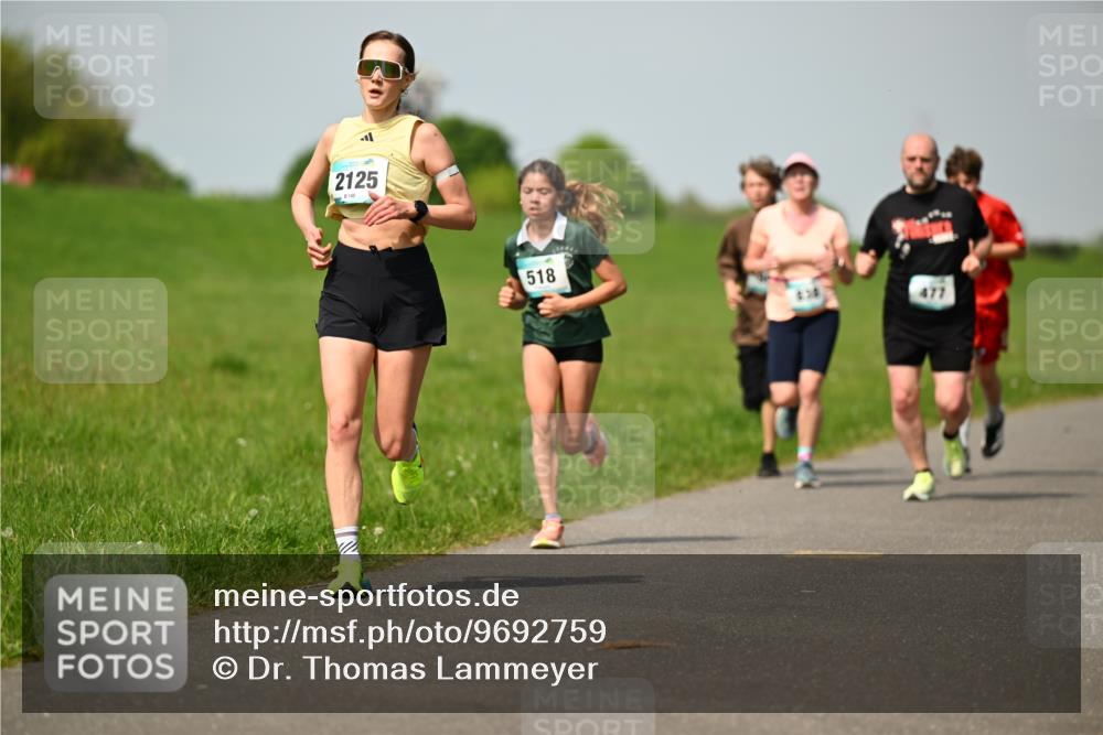 10.05.2026 - 8. Wedeler Halbmarathon Dr. Thomas Lammeyer http://msf.ph/oto/9692759 10.05.2026 11:16:21 Laufen 2125, 518 meine-sportfotos.de