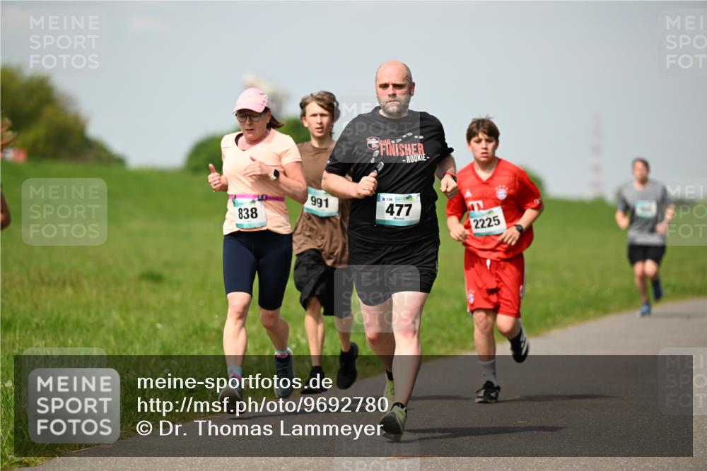 10.05.2026 - 8. Wedeler Halbmarathon Dr. Thomas Lammeyer http://msf.ph/oto/9692780 10.05.2026 11:16:24 Laufen 991, 838, 136, 477, 2225 meine-sportfotos.de