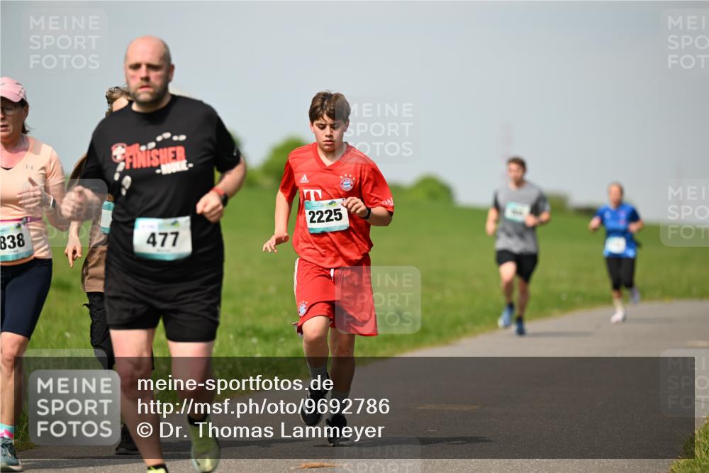 10.05.2026 - 8. Wedeler Halbmarathon Dr. Thomas Lammeyer http://msf.ph/oto/9692786 10.05.2026 11:16:25 Laufen 838, 477, 2225 meine-sportfotos.de