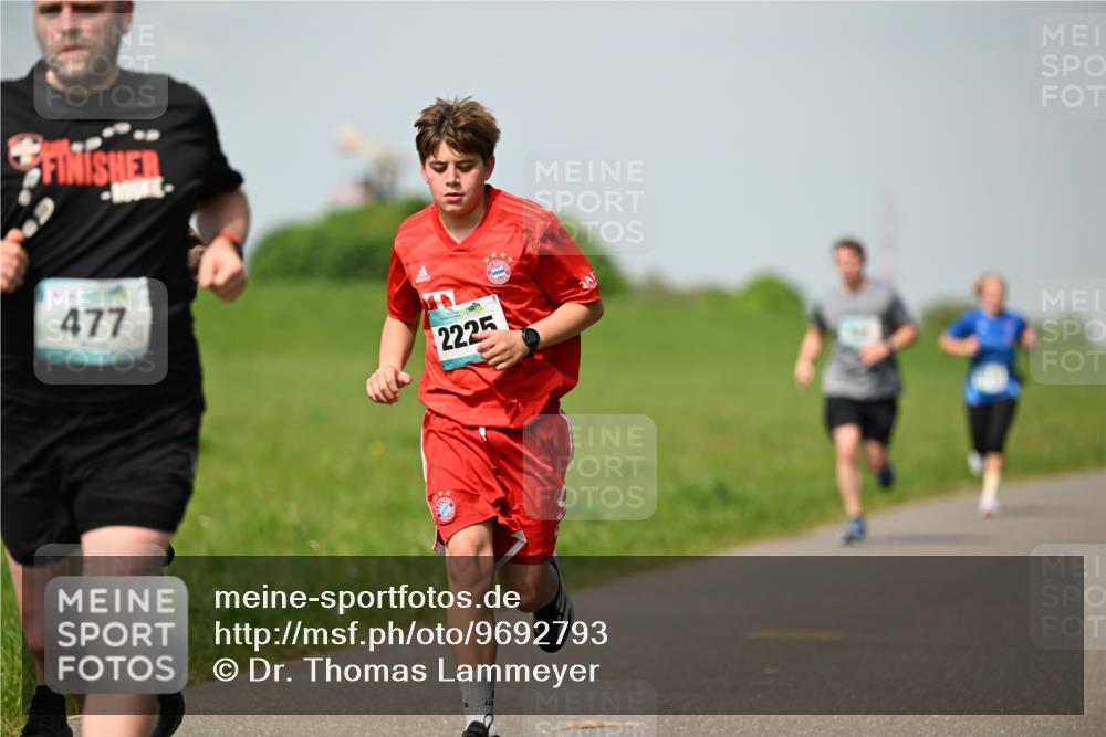 10.05.2026 - 8. Wedeler Halbmarathon Dr. Thomas Lammeyer http://msf.ph/oto/9692793 10.05.2026 11:16:26 Laufen 477, 2225 meine-sportfotos.de