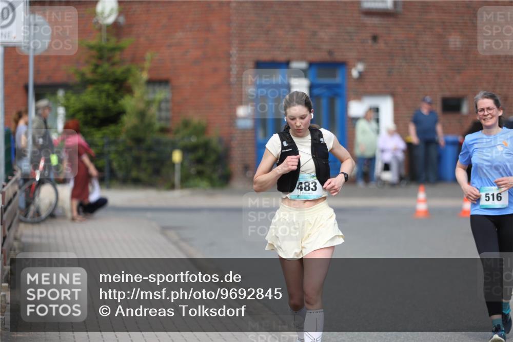 10.05.2026 - 8. Wedeler Halbmarathon Andreas Tolksdorf http://msf.ph/oto/9692845 10.05.2026 10:17:14 Laufen 483, 516 meine-sportfotos.de