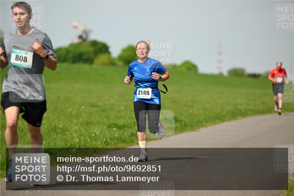 10.05.2026 - 8. Wedeler Halbmarathon Dr. Thomas Lammeyer http://msf.ph/oto/9692851 10.05.2026 11:16:31 Laufen 808, 2165, 125 meine-sportfotos.de