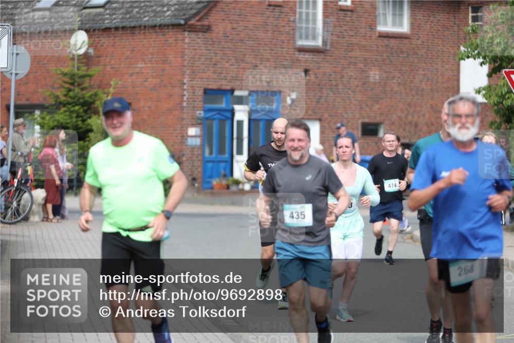 10.05.2026 - 8. Wedeler Halbmarathon Andreas Tolksdorf http://msf.ph/oto/9692898 10.05.2026 10:17:30 Laufen 435, 474, 268 meine-sportfotos.de