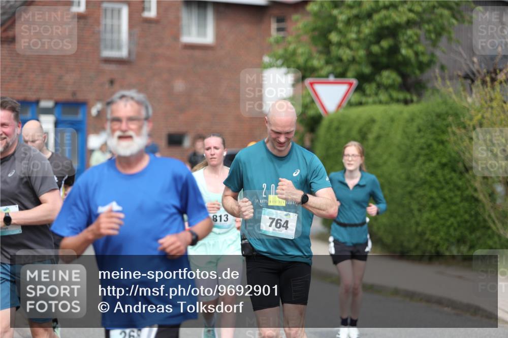 10.05.2026 - 8. Wedeler Halbmarathon Andreas Tolksdorf http://msf.ph/oto/9692901 10.05.2026 10:17:31 Laufen 813, 20, 39, 764 meine-sportfotos.de