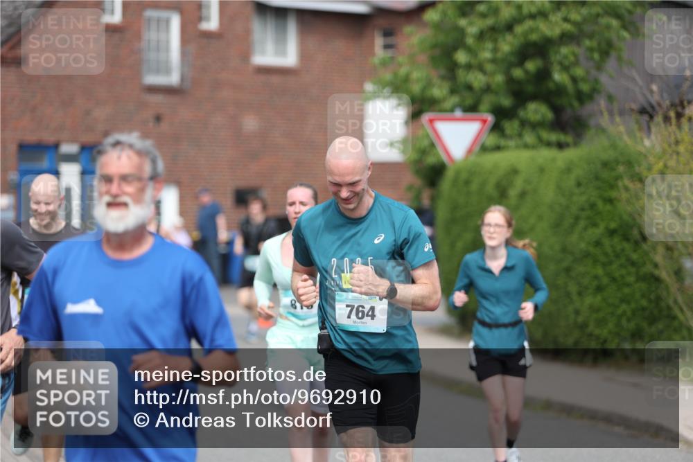 10.05.2026 - 8. Wedeler Halbmarathon Andreas Tolksdorf http://msf.ph/oto/9692910 10.05.2026 10:17:31 Laufen 2, 05, 764 meine-sportfotos.de