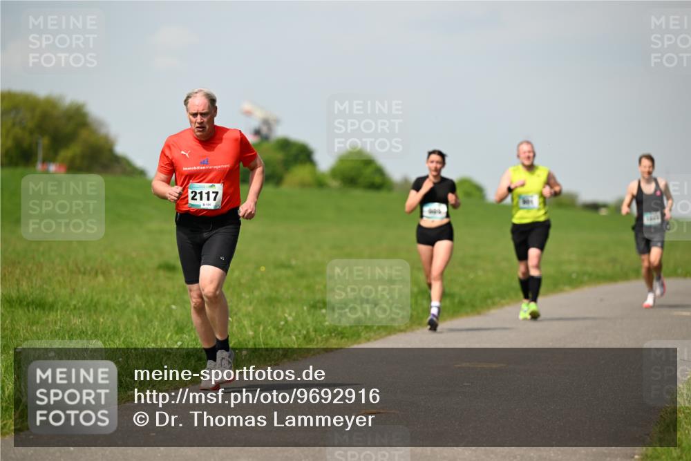 10.05.2026 - 8. Wedeler Halbmarathon Dr. Thomas Lammeyer http://msf.ph/oto/9692916 10.05.2026 11:16:42 Laufen 2117, 124 meine-sportfotos.de