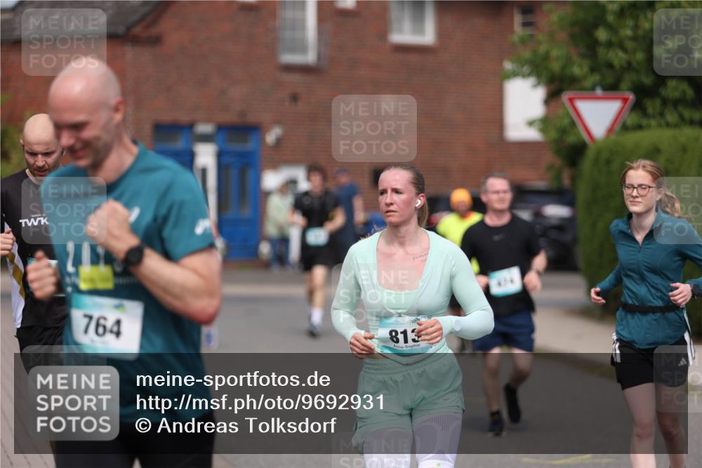10.05.2026 - 8. Wedeler Halbmarathon Andreas Tolksdorf http://msf.ph/oto/9692931 10.05.2026 10:17:33 Laufen 764, 813 meine-sportfotos.de