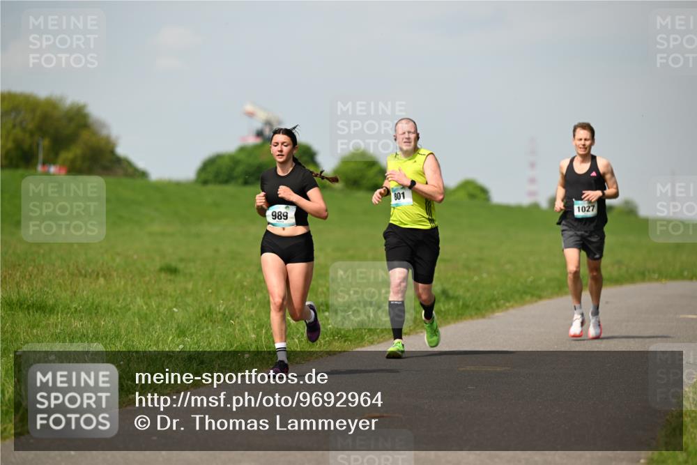 10.05.2026 - 8. Wedeler Halbmarathon Dr. Thomas Lammeyer http://msf.ph/oto/9692964 10.05.2026 11:16:45 Laufen 801, 989, 1027 meine-sportfotos.de