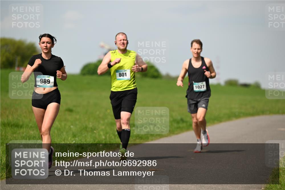 10.05.2026 - 8. Wedeler Halbmarathon Dr. Thomas Lammeyer http://msf.ph/oto/9692986 10.05.2026 11:16:47 Laufen 989, 801, 1027 meine-sportfotos.de