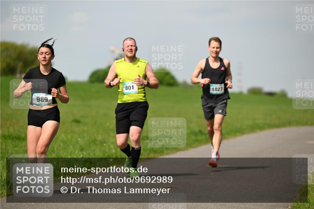 10.05.2026 - 8. Wedeler Halbmarathon Dr. Thomas Lammeyer http://msf.ph/oto/9692989 10.05.2026 11:16:47 Laufen 801, 1027, 989 meine-sportfotos.de