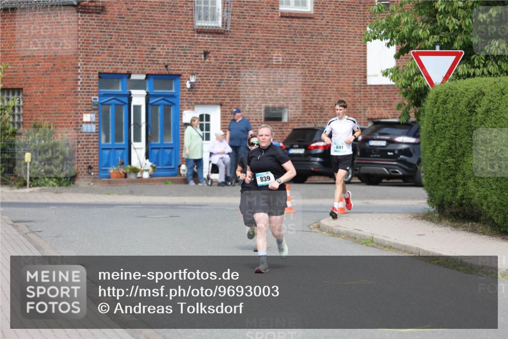 10.05.2026 - 8. Wedeler Halbmarathon Andreas Tolksdorf http://msf.ph/oto/9693003 10.05.2026 10:17:45 Laufen 839, 691 meine-sportfotos.de