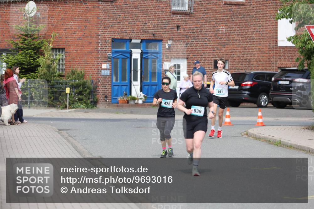 10.05.2026 - 8. Wedeler Halbmarathon Andreas Tolksdorf http://msf.ph/oto/9693016 10.05.2026 10:17:46 Laufen 475, 839, 691 meine-sportfotos.de