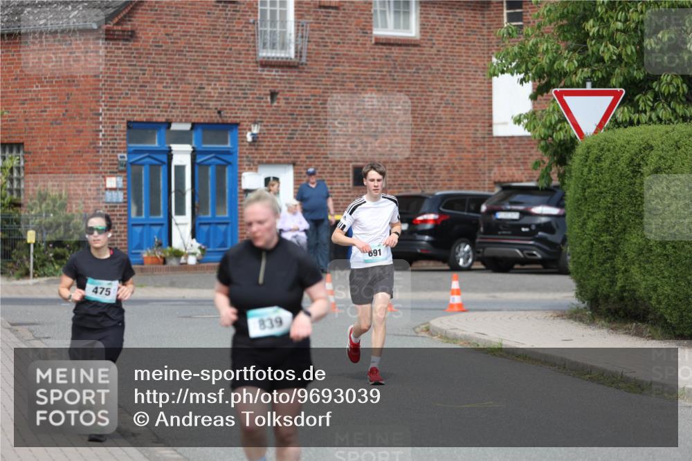 10.05.2026 - 8. Wedeler Halbmarathon Andreas Tolksdorf http://msf.ph/oto/9693039 10.05.2026 10:17:48 Laufen 475, 839, 691 meine-sportfotos.de