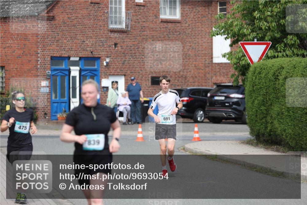 10.05.2026 - 8. Wedeler Halbmarathon Andreas Tolksdorf http://msf.ph/oto/9693054 10.05.2026 10:17:48 Laufen 475, 1839, 691 meine-sportfotos.de