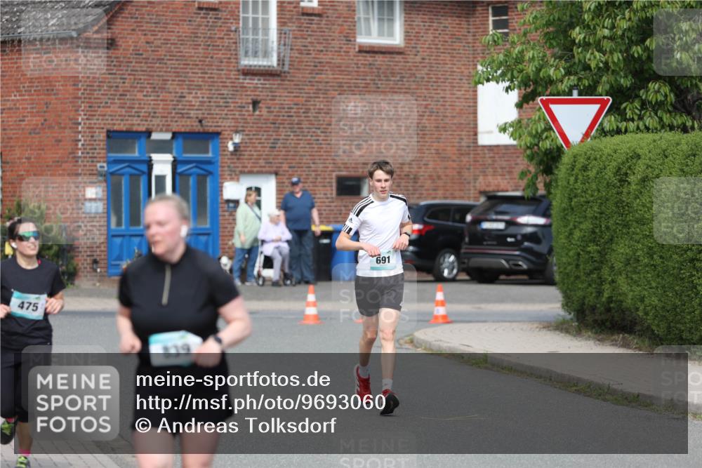 10.05.2026 - 8. Wedeler Halbmarathon Andreas Tolksdorf http://msf.ph/oto/9693060 10.05.2026 10:17:49 Laufen 475, 839, 691 meine-sportfotos.de