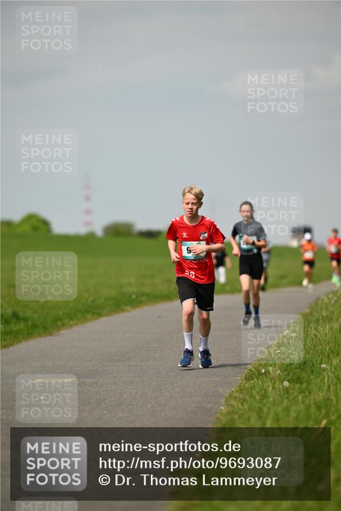 10.05.2026 - 8. Wedeler Halbmarathon Dr. Thomas Lammeyer http://msf.ph/oto/9693087 10.05.2026 11:17:15 Laufen  meine-sportfotos.de