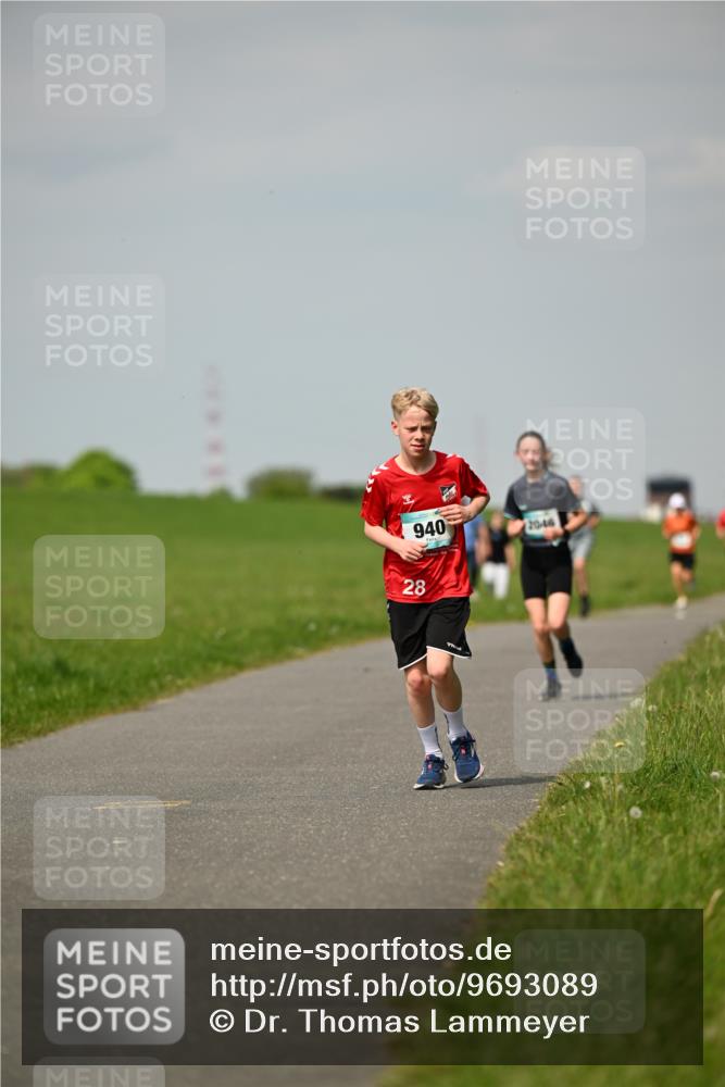 10.05.2026 - 8. Wedeler Halbmarathon Dr. Thomas Lammeyer http://msf.ph/oto/9693089 10.05.2026 11:17:15 Laufen 940, 2046 meine-sportfotos.de