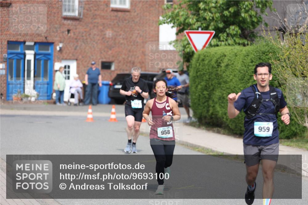 10.05.2026 - 8. Wedeler Halbmarathon Andreas Tolksdorf http://msf.ph/oto/9693100 10.05.2026 10:18:10 Laufen 311, 958, 959 meine-sportfotos.de