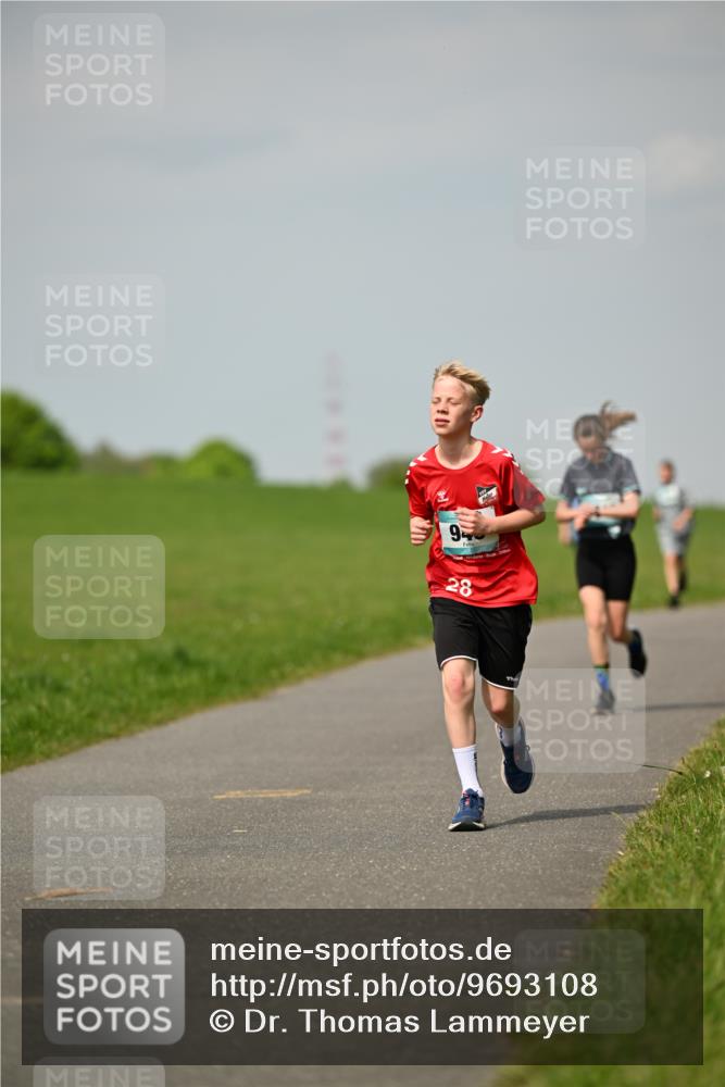 10.05.2026 - 8. Wedeler Halbmarathon Dr. Thomas Lammeyer http://msf.ph/oto/9693108 10.05.2026 11:17:16 Laufen  meine-sportfotos.de