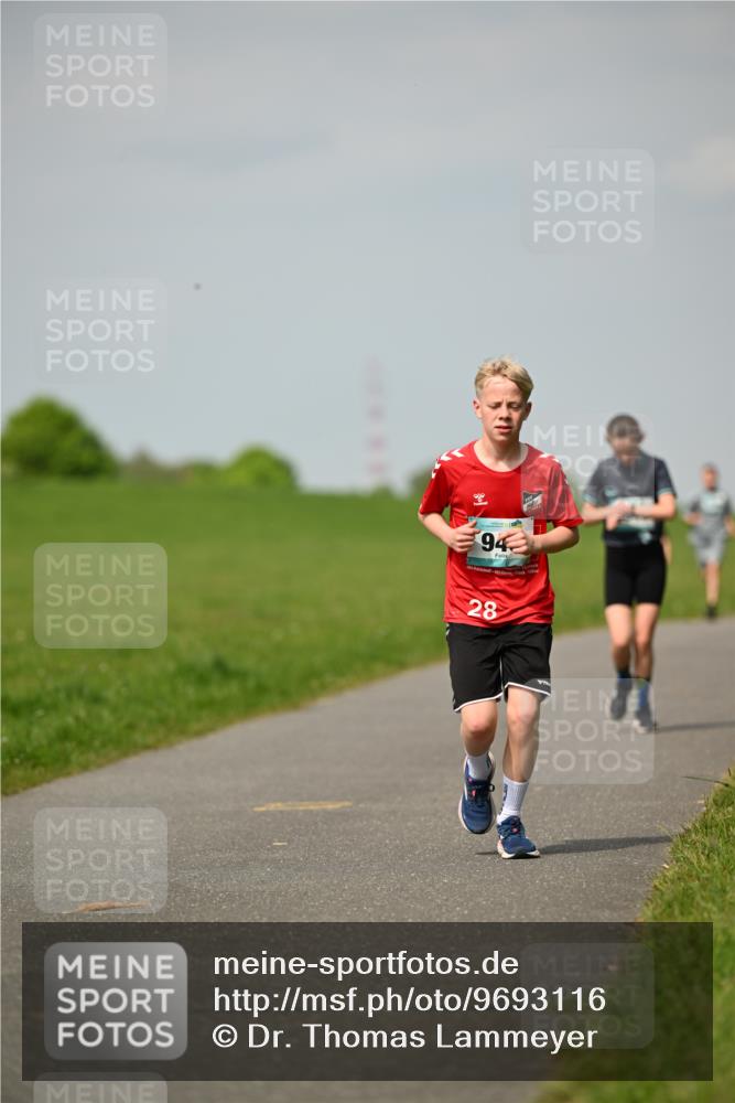 10.05.2026 - 8. Wedeler Halbmarathon Dr. Thomas Lammeyer http://msf.ph/oto/9693116 10.05.2026 11:17:17 Laufen  meine-sportfotos.de