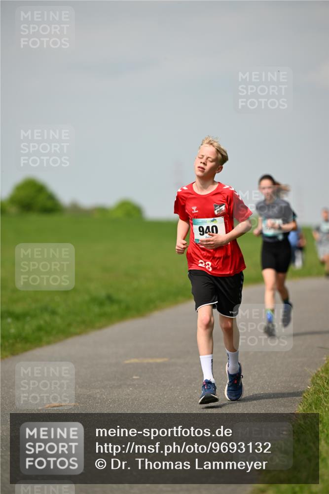 10.05.2026 - 8. Wedeler Halbmarathon Dr. Thomas Lammeyer http://msf.ph/oto/9693132 10.05.2026 11:17:18 Laufen 940 meine-sportfotos.de