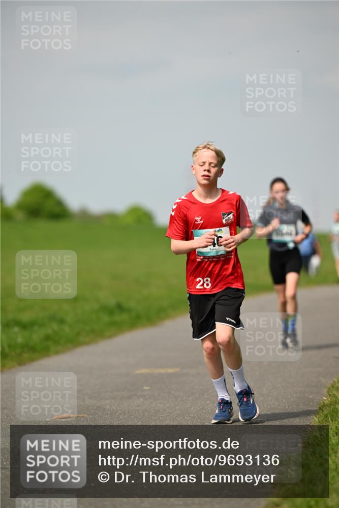 10.05.2026 - 8. Wedeler Halbmarathon Dr. Thomas Lammeyer http://msf.ph/oto/9693136 10.05.2026 11:17:18 Laufen  meine-sportfotos.de