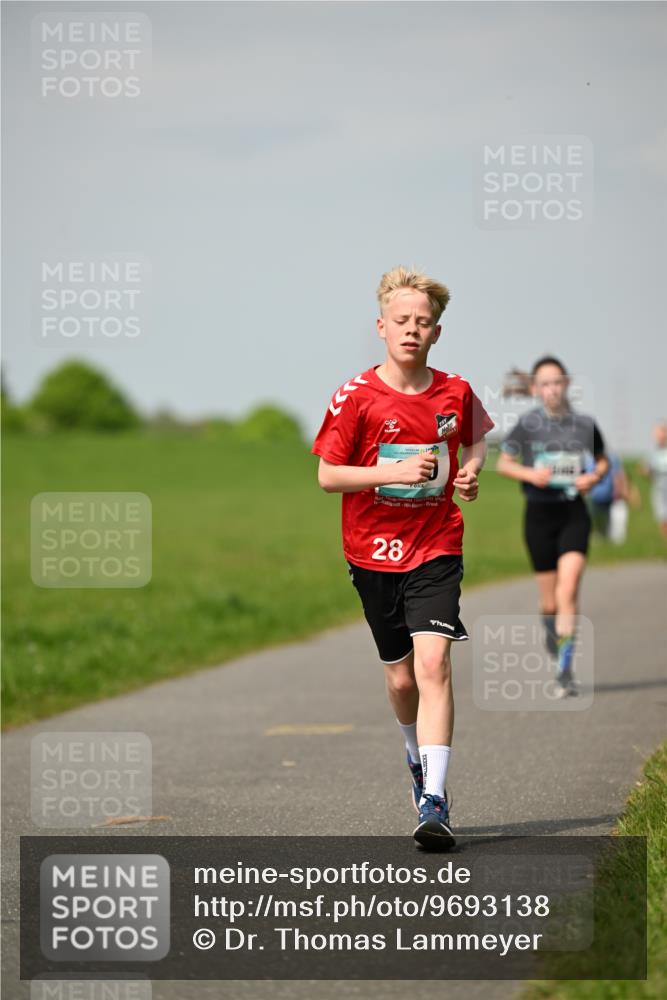 10.05.2026 - 8. Wedeler Halbmarathon Dr. Thomas Lammeyer http://msf.ph/oto/9693138 10.05.2026 11:17:18 Laufen  meine-sportfotos.de