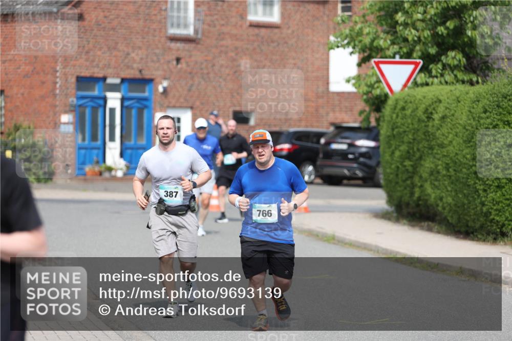 10.05.2026 - 8. Wedeler Halbmarathon Andreas Tolksdorf http://msf.ph/oto/9693139 10.05.2026 10:18:17 Laufen 387, 766 meine-sportfotos.de