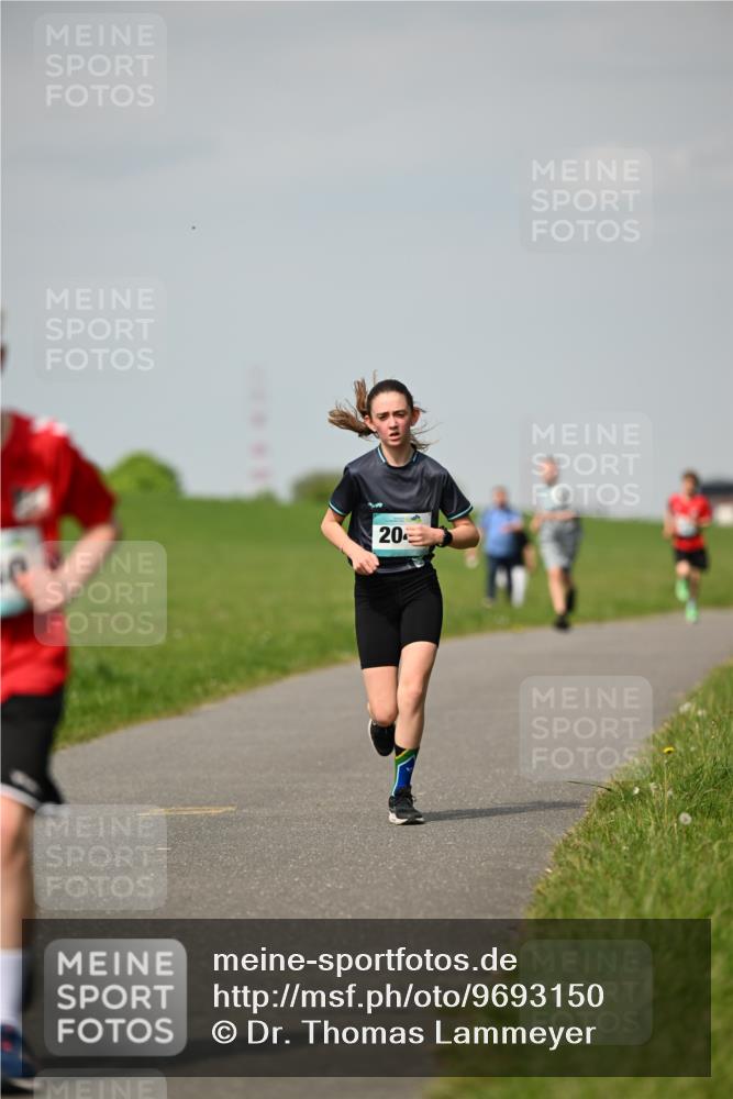 10.05.2026 - 8. Wedeler Halbmarathon Dr. Thomas Lammeyer http://msf.ph/oto/9693150 10.05.2026 11:17:19 Laufen  meine-sportfotos.de