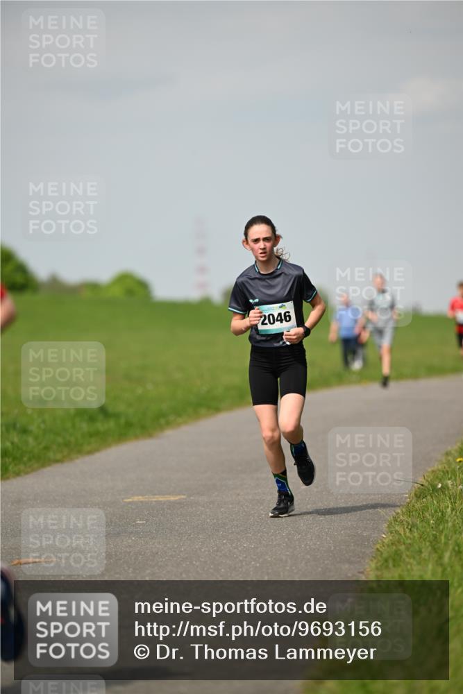 10.05.2026 - 8. Wedeler Halbmarathon Dr. Thomas Lammeyer http://msf.ph/oto/9693156 10.05.2026 11:17:20 Laufen 2046 meine-sportfotos.de
