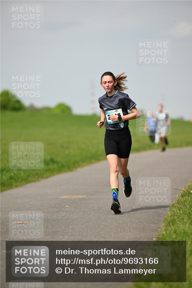 10.05.2026 - 8. Wedeler Halbmarathon Dr. Thomas Lammeyer http://msf.ph/oto/9693166 10.05.2026 11:17:20 Laufen  meine-sportfotos.de