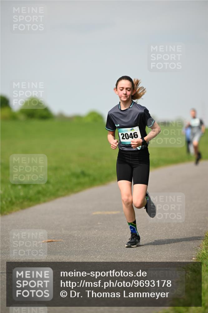 10.05.2026 - 8. Wedeler Halbmarathon Dr. Thomas Lammeyer http://msf.ph/oto/9693178 10.05.2026 11:17:21 Laufen 2046 meine-sportfotos.de
