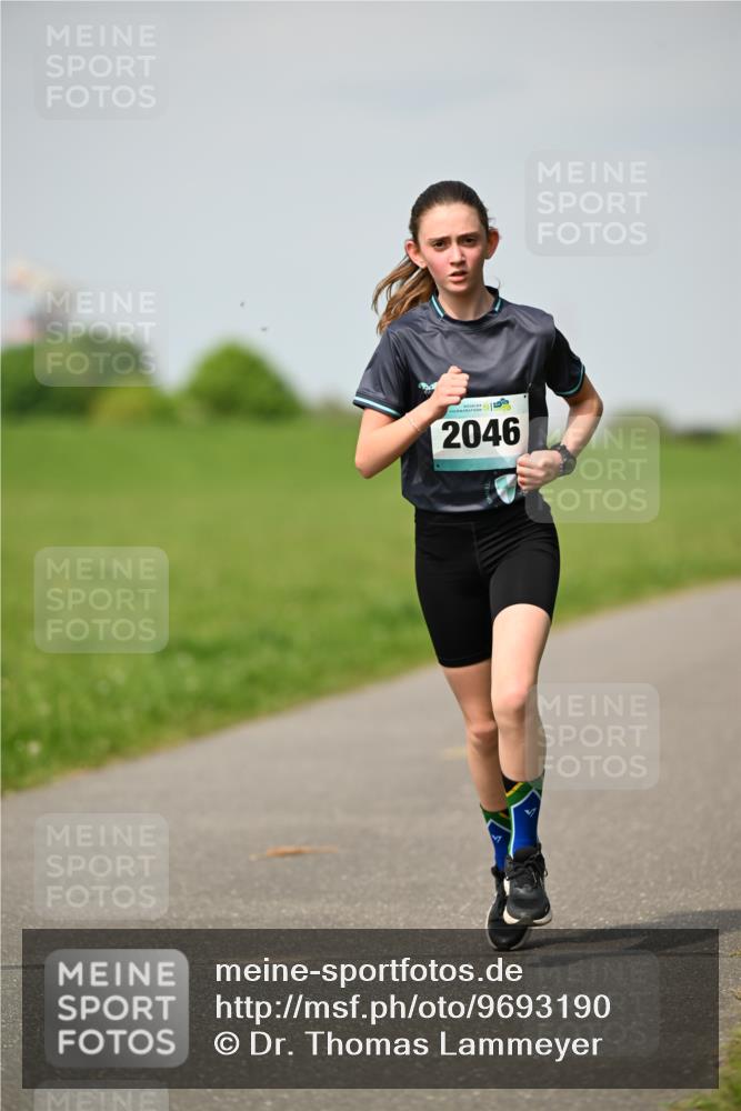 10.05.2026 - 8. Wedeler Halbmarathon Dr. Thomas Lammeyer http://msf.ph/oto/9693190 10.05.2026 11:17:22 Laufen 2046 meine-sportfotos.de