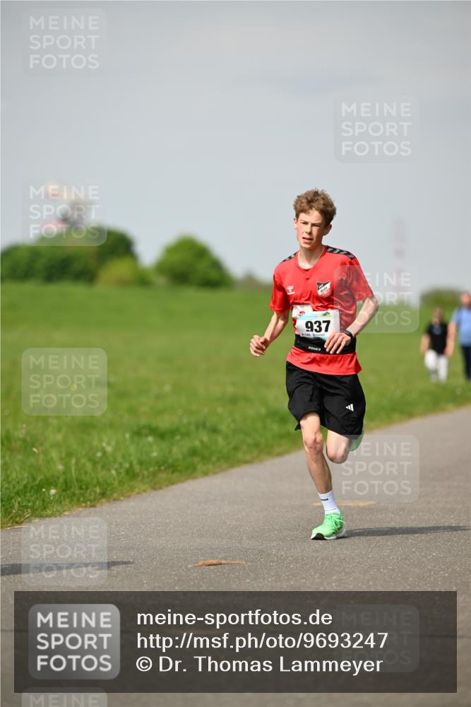 10.05.2026 - 8. Wedeler Halbmarathon Dr. Thomas Lammeyer http://msf.ph/oto/9693247 10.05.2026 11:17:32 Laufen 937, 140 meine-sportfotos.de