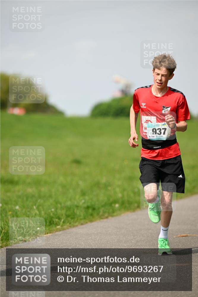 10.05.2026 - 8. Wedeler Halbmarathon Dr. Thomas Lammeyer http://msf.ph/oto/9693267 10.05.2026 11:17:33 Laufen 937, 140 meine-sportfotos.de