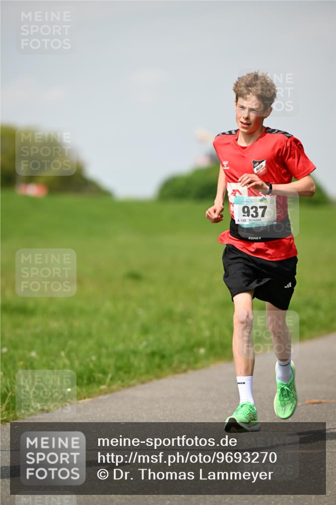 10.05.2026 - 8. Wedeler Halbmarathon Dr. Thomas Lammeyer http://msf.ph/oto/9693270 10.05.2026 11:17:33 Laufen 110, 937, 140 meine-sportfotos.de