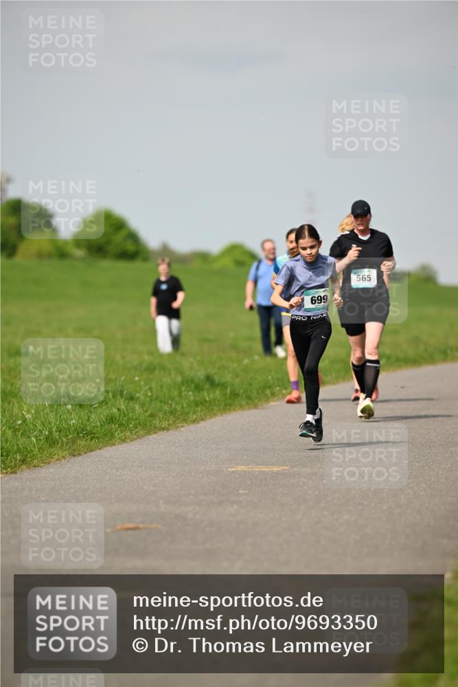 10.05.2026 - 8. Wedeler Halbmarathon Dr. Thomas Lammeyer http://msf.ph/oto/9693350 10.05.2026 11:17:43 Laufen 699, 565 meine-sportfotos.de