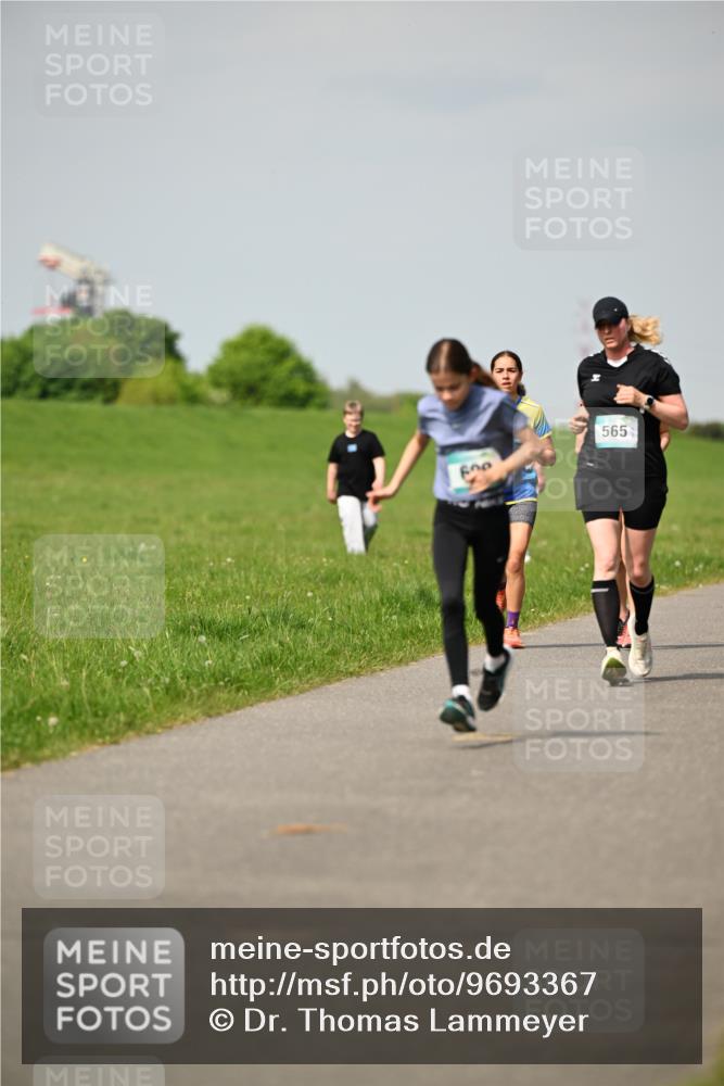 10.05.2026 - 8. Wedeler Halbmarathon Dr. Thomas Lammeyer http://msf.ph/oto/9693367 10.05.2026 11:17:44 Laufen 565 meine-sportfotos.de