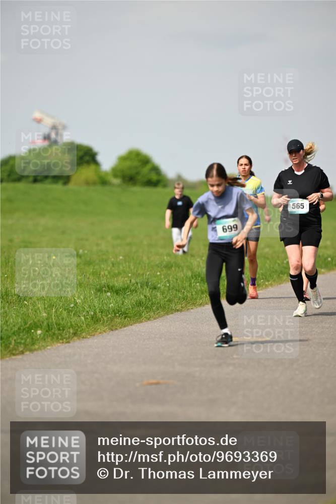 10.05.2026 - 8. Wedeler Halbmarathon Dr. Thomas Lammeyer http://msf.ph/oto/9693369 10.05.2026 11:17:44 Laufen 699, 565 meine-sportfotos.de