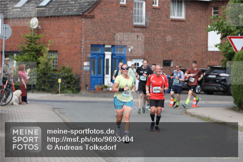 10.05.2026 - 8. Wedeler Halbmarathon Andreas Tolksdorf http://msf.ph/oto/9693404 10.05.2026 10:19:19 Laufen 431, 969, 2200, 1839, 3034 meine-sportfotos.de