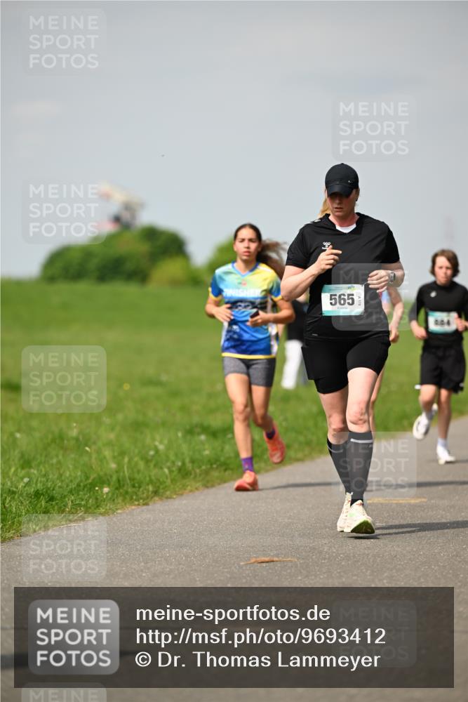 10.05.2026 - 8. Wedeler Halbmarathon Dr. Thomas Lammeyer http://msf.ph/oto/9693412 10.05.2026 11:17:47 Laufen 565, 004 meine-sportfotos.de