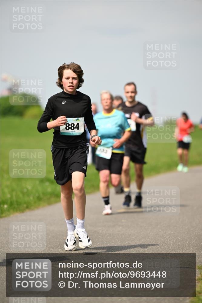 10.05.2026 - 8. Wedeler Halbmarathon Dr. Thomas Lammeyer http://msf.ph/oto/9693448 10.05.2026 11:17:51 Laufen 884 meine-sportfotos.de